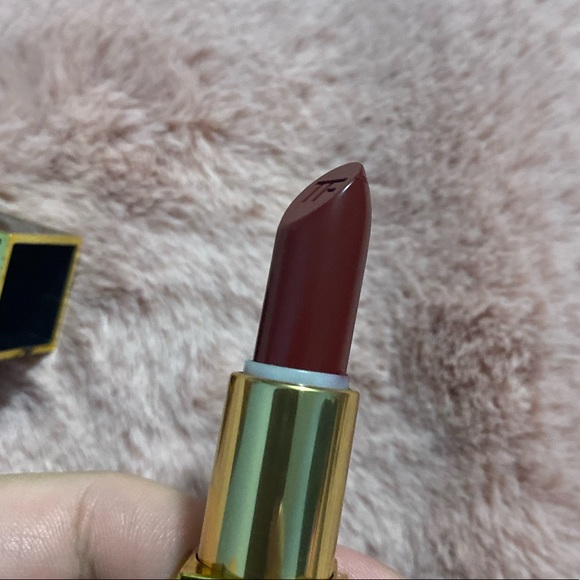 Tom Ford Velvet Cherry Lipstick - Picture 15 of 15